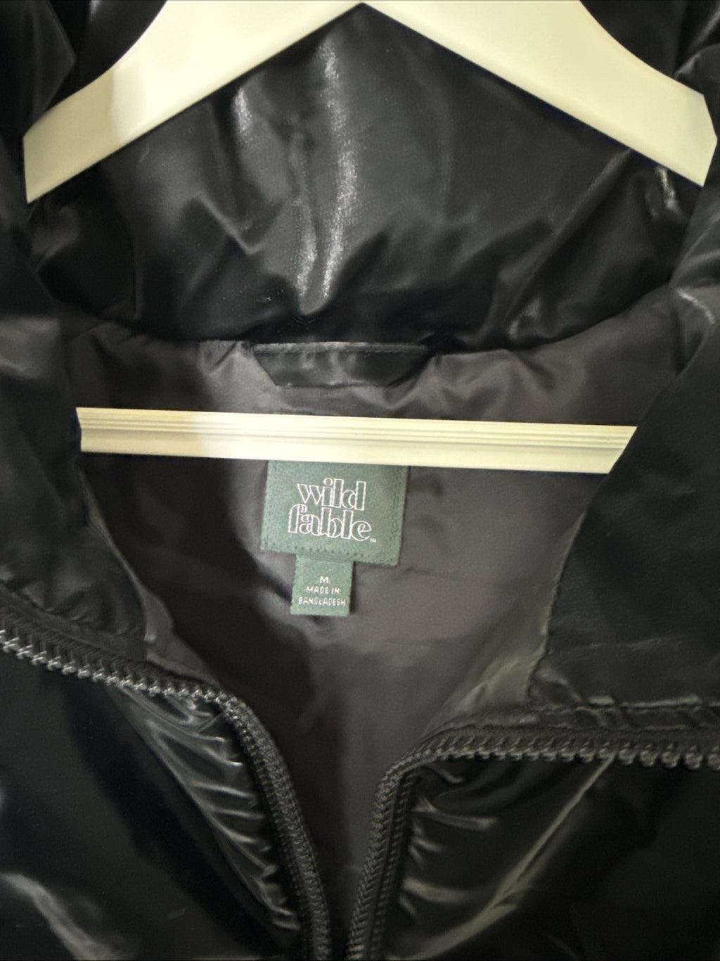 Wild Fable Black Puffer Vest M Shiny Quilted Zip Front Sleeveless Jacket