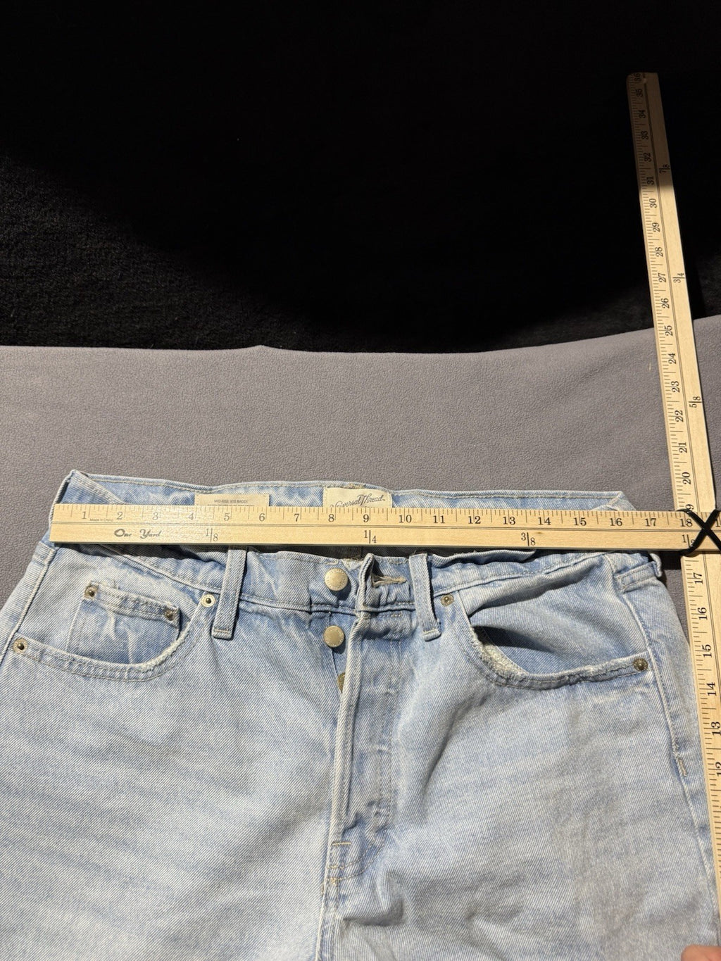 Universal Thread Women's Jeans Mid Rise 90s Baggy Leg Light Wash Size 10R