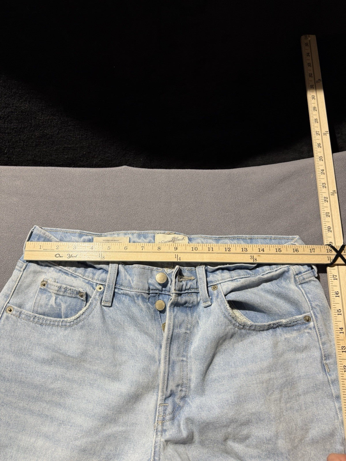 Universal Thread Women's Jeans Mid Rise 90s Baggy Leg Light Wash Size 10R