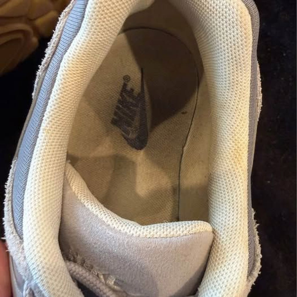 Nike Outburst Women's Chic and Stylish Running Shoes Size 11.5