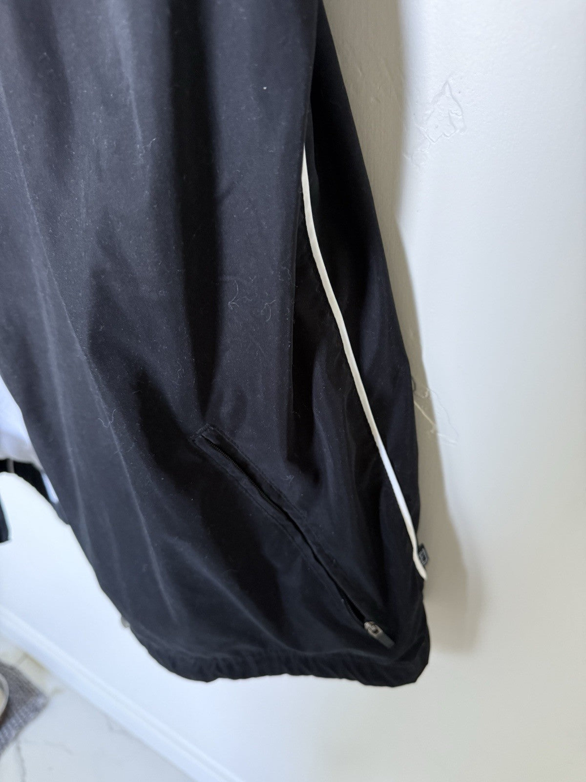 Nike Full Zip Black XL Windbreaker Warm Up Jacket With White Stripes On Sleeves