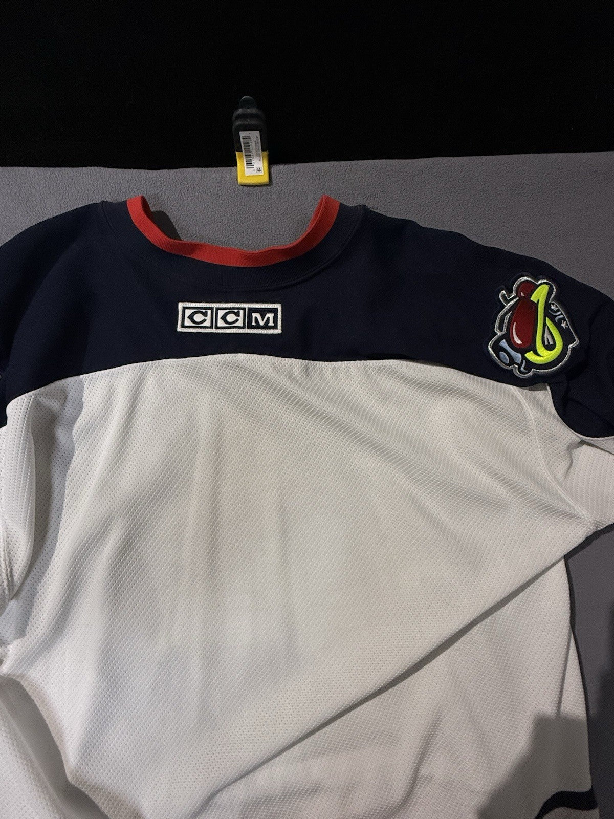 Rare Vintage Columbus Blue Jackets Team Signed Jersey w/ No COA Has Tags