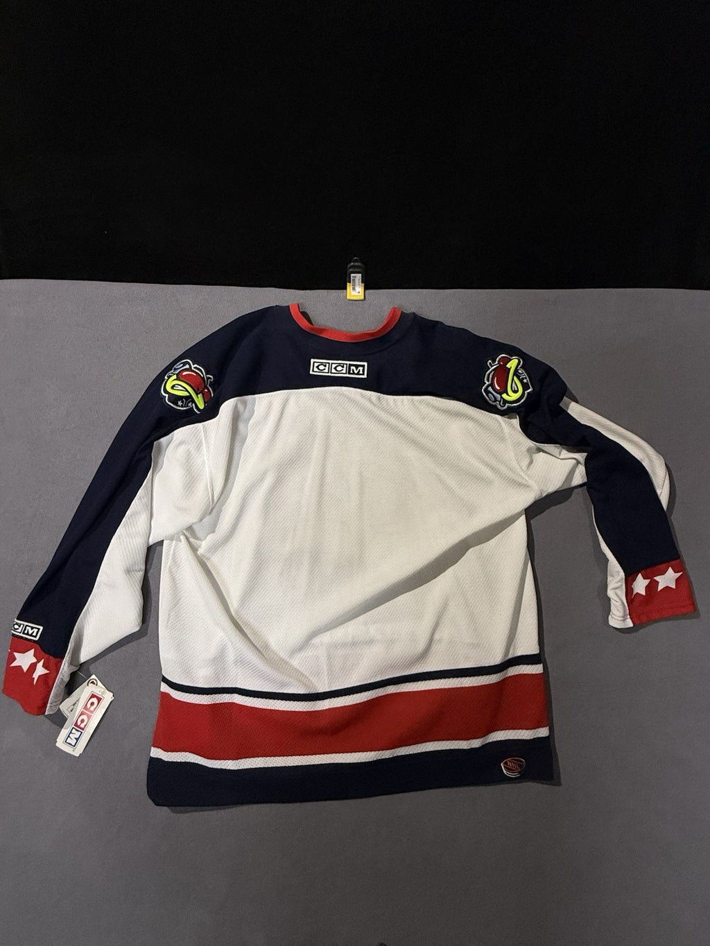 Rare Vintage Columbus Blue Jackets Team Signed Jersey w/ No COA Has Tags