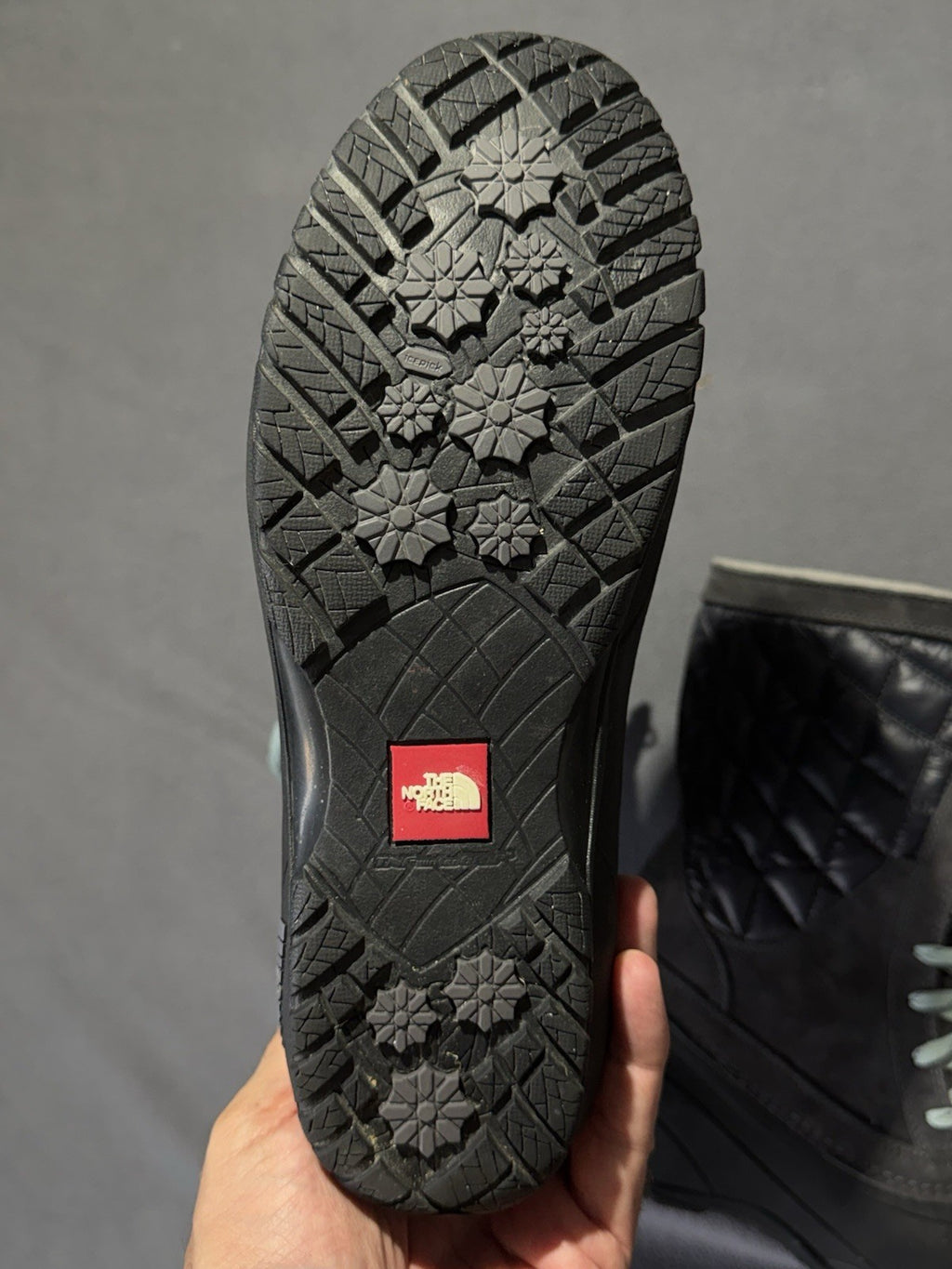 Women's North face Thermoball Utility Mid Winter Boots  Size 11 US