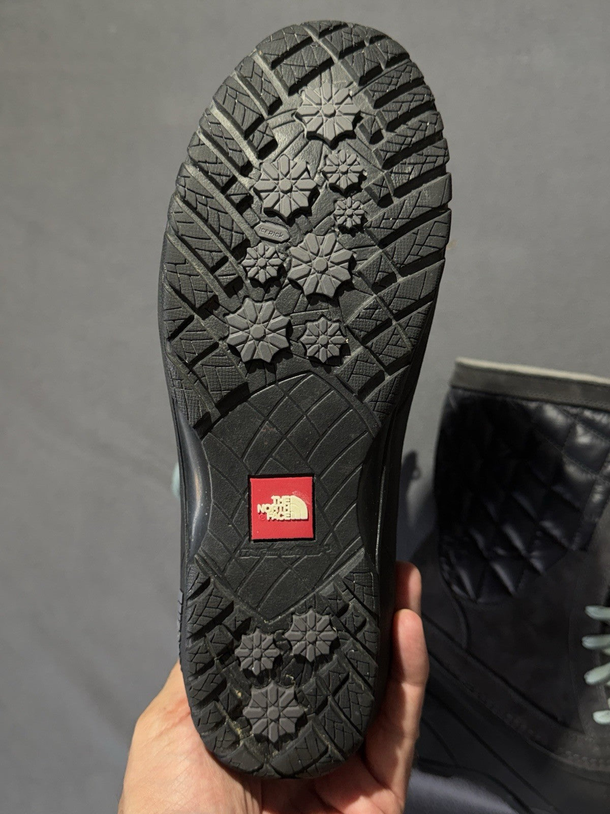 Women's North face Thermoball Utility Mid Winter Boots  Size 11 US