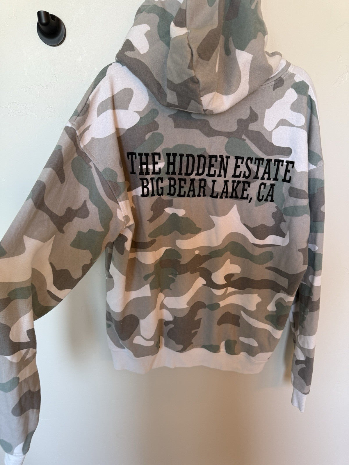 Rare Custom ‘Hidden Estate, Big Bear Lake,CA’ XXL Hooded Sweatshirt