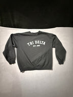 Tri Delta Sorority Est. 1888 women’s Large Black Sweatshirt By Gildan