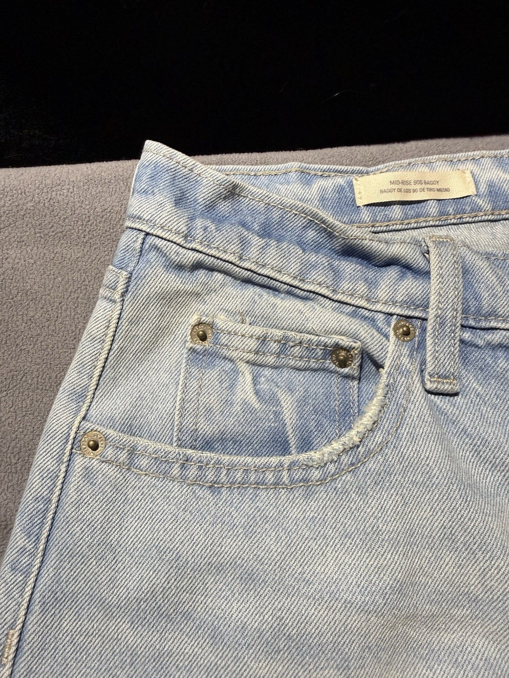 Universal Thread Women's Jeans Mid Rise 90s Baggy Leg Light Wash Size 10R