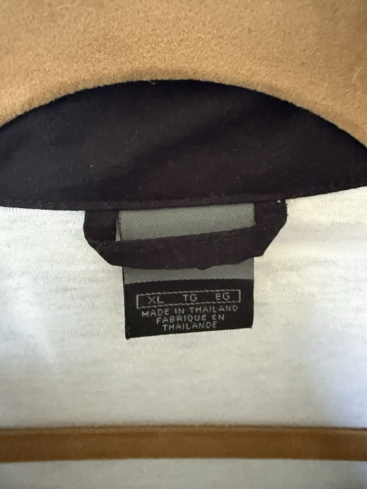 Nike Full Zip Black XL Windbreaker Warm Up Jacket With White Stripes On Sleeves