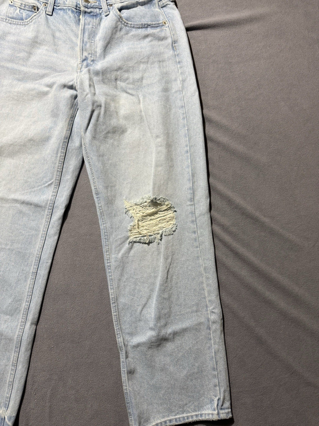 Universal Thread Women's Jeans Mid Rise 90s Baggy Leg Light Wash Size 10R