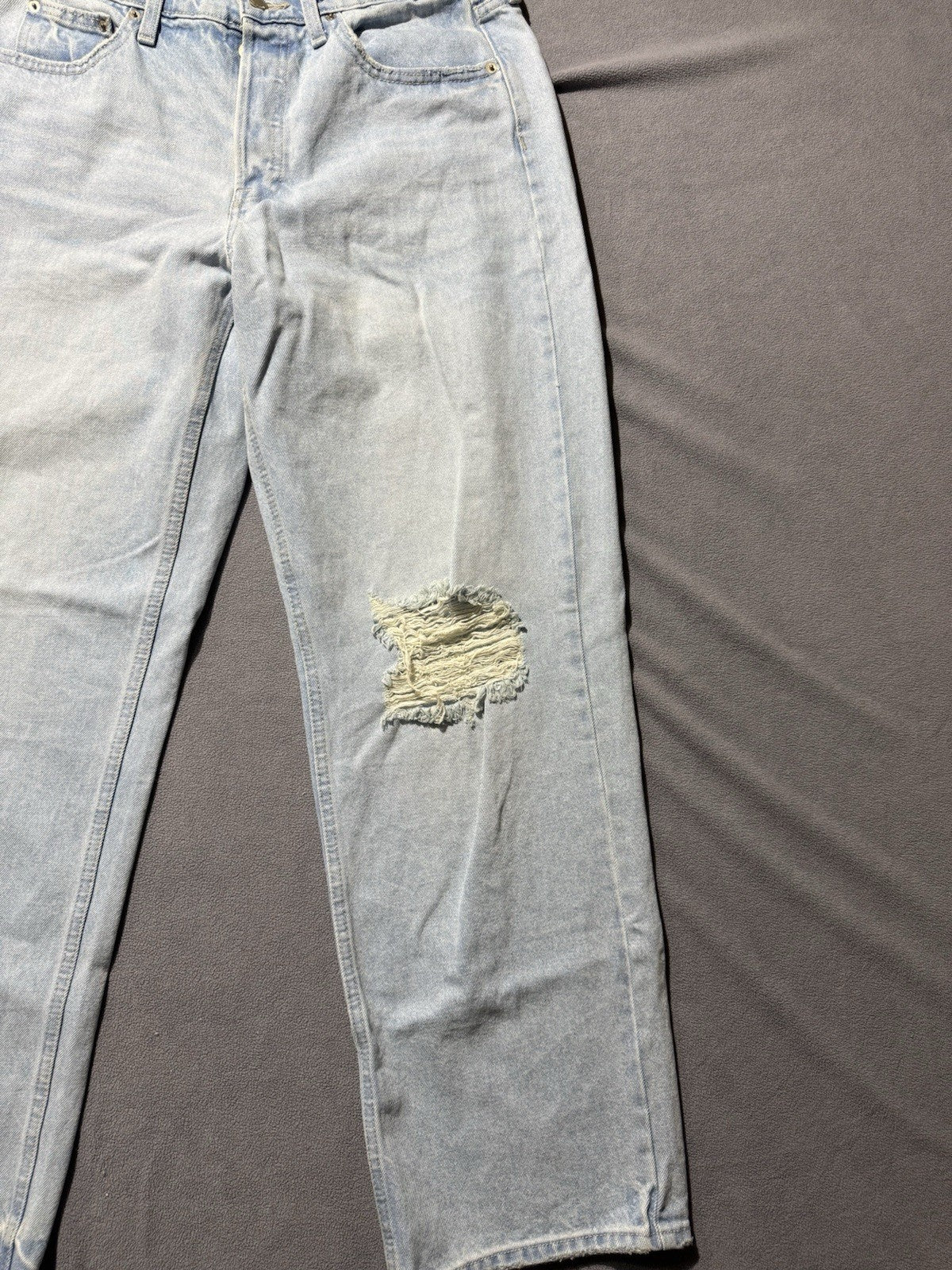 Universal Thread Women's Jeans Mid Rise 90s Baggy Leg Light Wash Size 10R