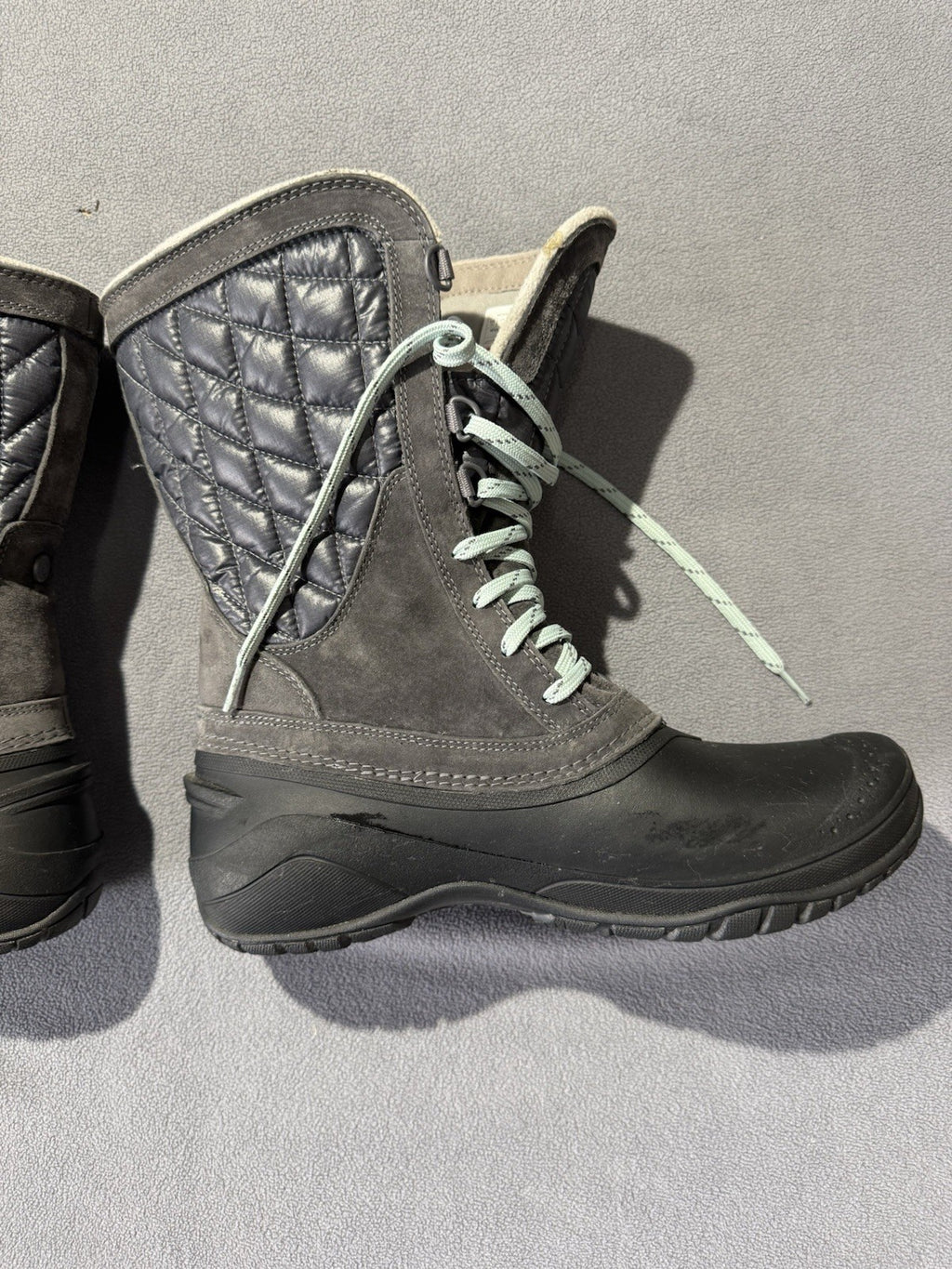 Women's North face Thermoball Utility Mid Winter Boots  Size 11 US