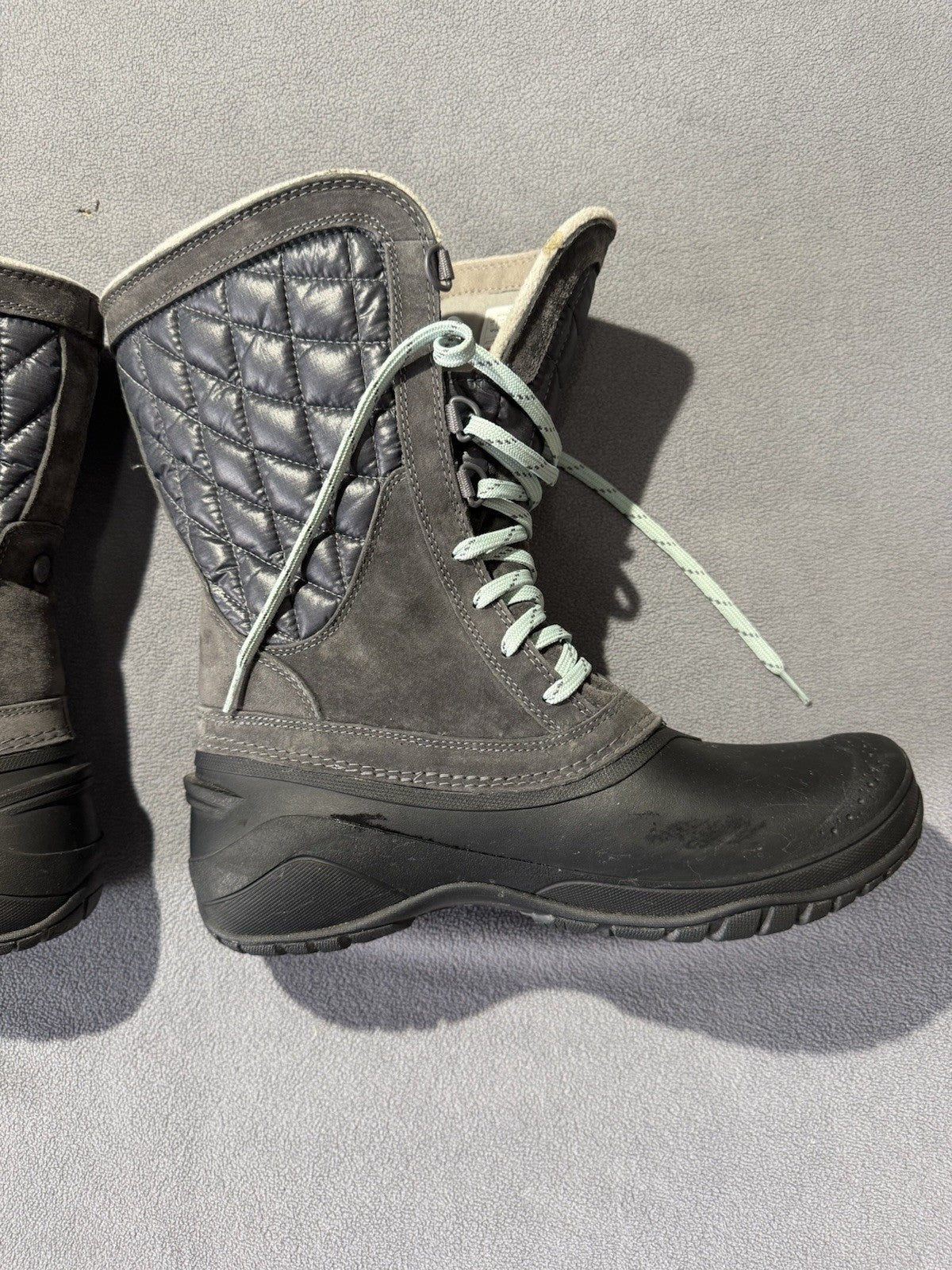 Women's North face Thermoball Utility Mid Winter Boots  Size 11 US