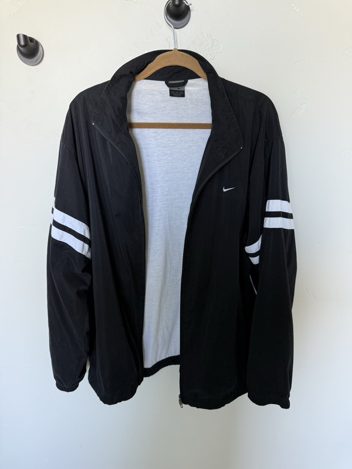 Nike Full Zip Black XL Windbreaker Warm Up Jacket With White Stripes On Sleeves