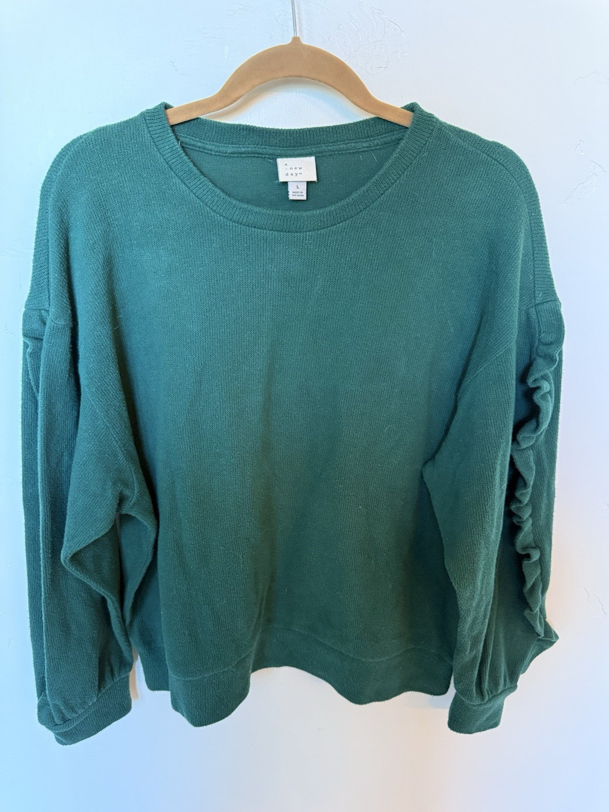 A NEW DAY Green Long Ruffle Trim Sleeves Crewneck Sweater, Size Large