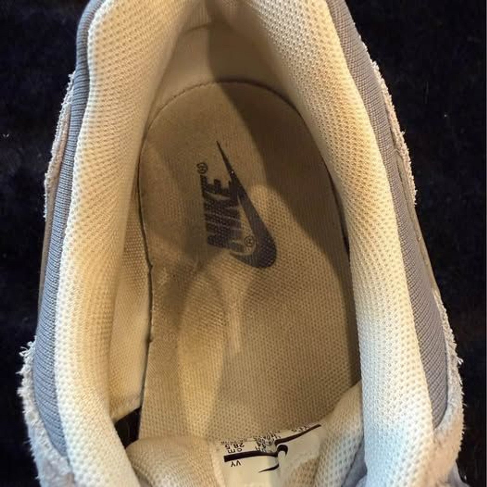 Nike Outburst Women's Chic and Stylish Running Shoes Size 11.5