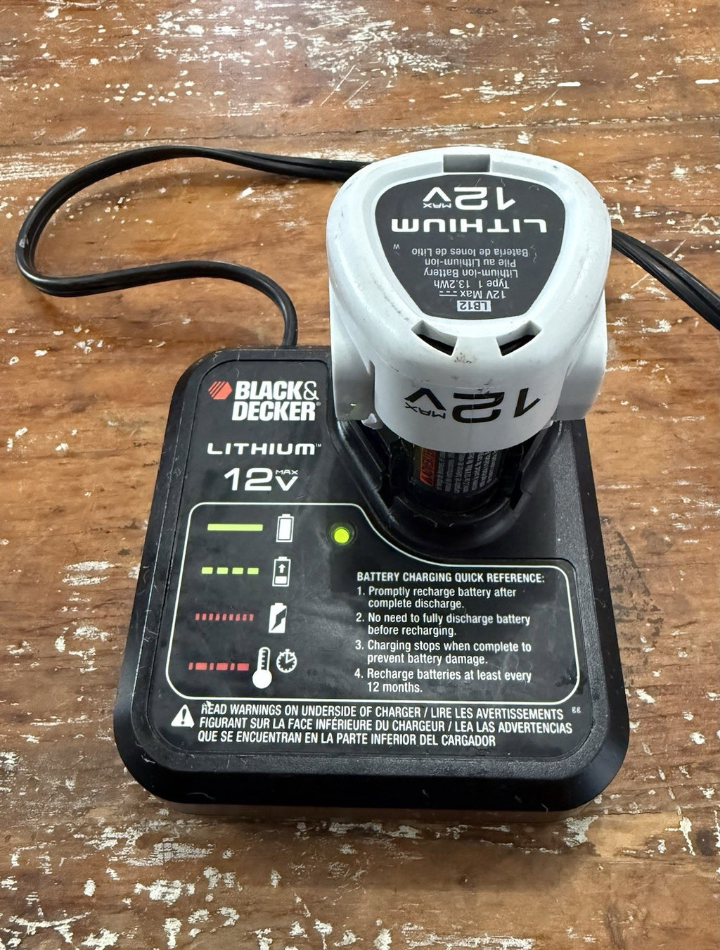Black & Decker 12V Max Lithium-Ion Battery Charger (model LCS12), LB12 Battery