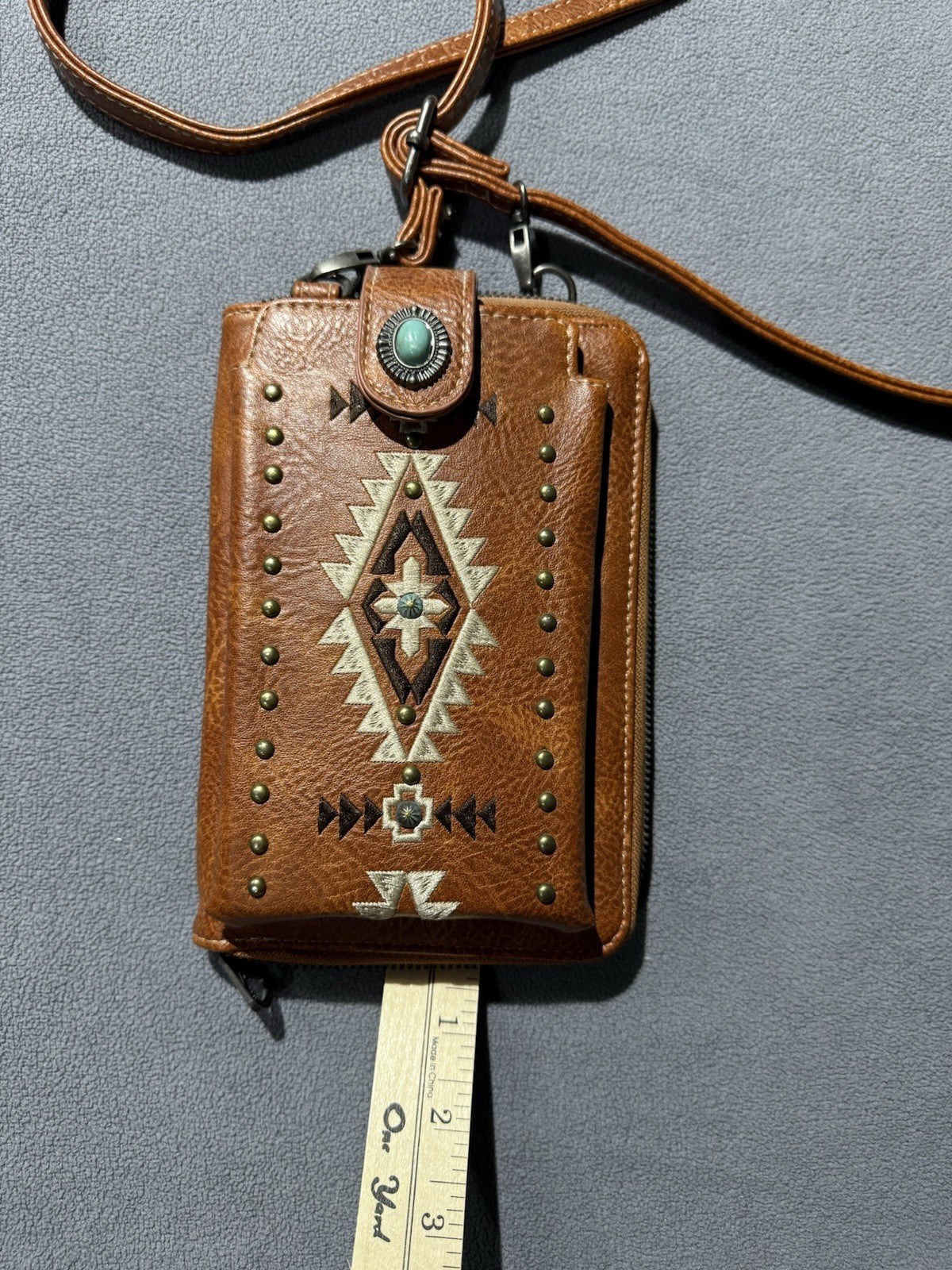 Rustic Montana West American Western Zip Crossbody Cellphone Wallet