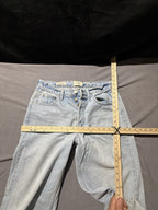 Universal Thread Women's Jeans Mid Rise 90s Baggy Leg Light Wash Size 10R